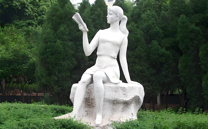 千年匠心，傳世之美——優(yōu)藝雕塑定制人物石雕藝術(shù)