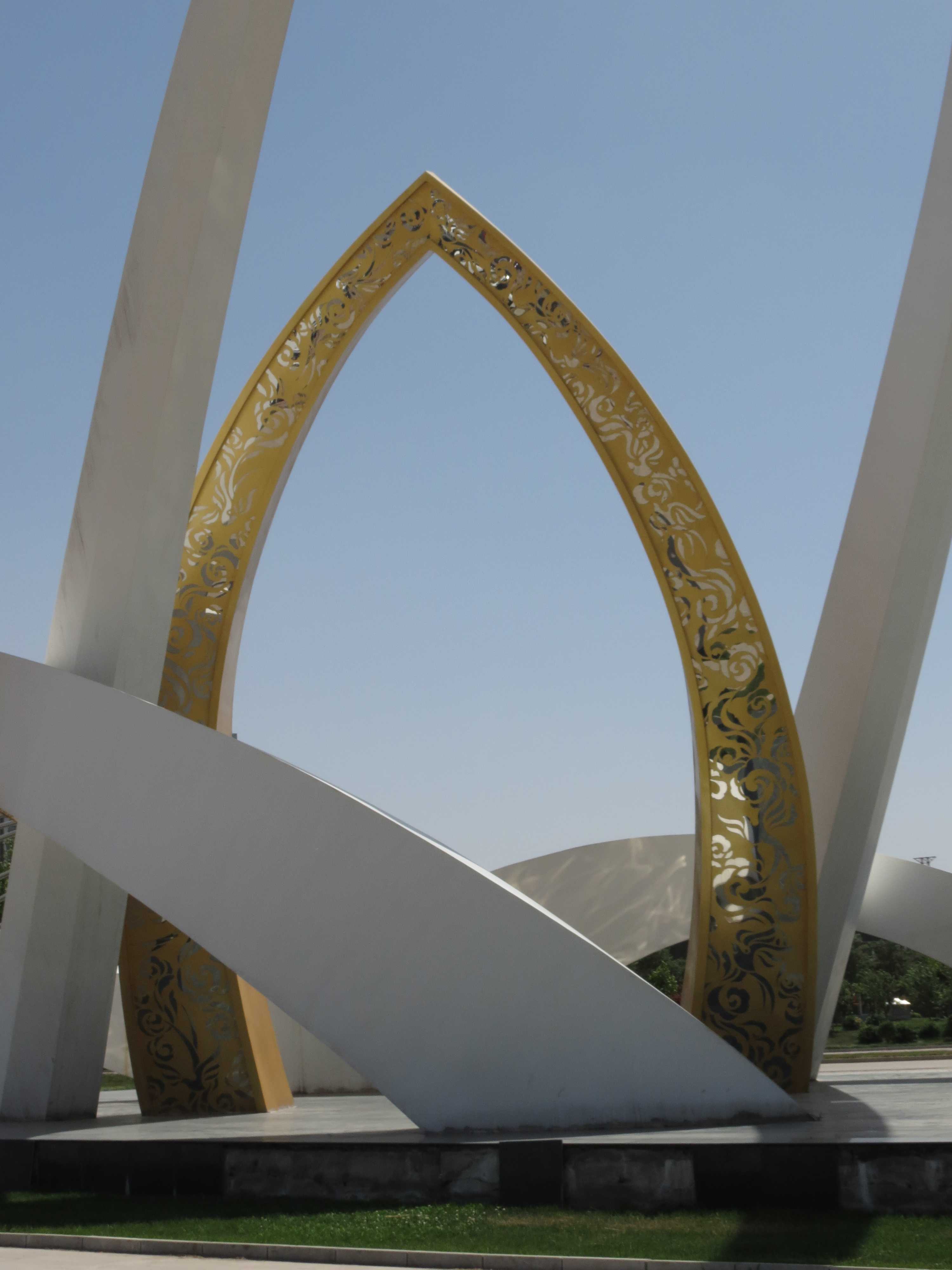 大型不銹鋼雕塑，機(jī)場(chǎng)不銹鋼雕塑，廣場(chǎng)景觀雕塑