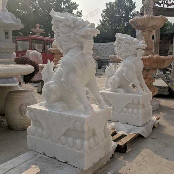 什么是傳統(tǒng)景觀中的藝術(shù)雕塑呢？