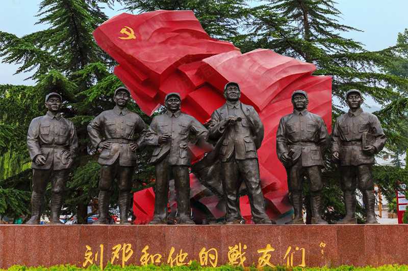 革命人物雕塑，劉鄧和他的戰(zhàn)友們雕像